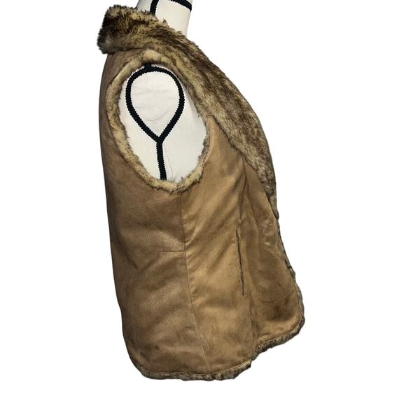 Crosby Tan Faux Suede and Fur Sleeveless Warm Winter Layering Vest Size Large - Picture 7 of 14